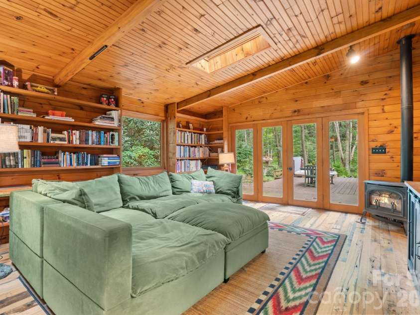 982 Jakes Mountain Road, Deep Gap, NC 28618.  MLS# CAR4423601, YatesRealty ID 50361. 
