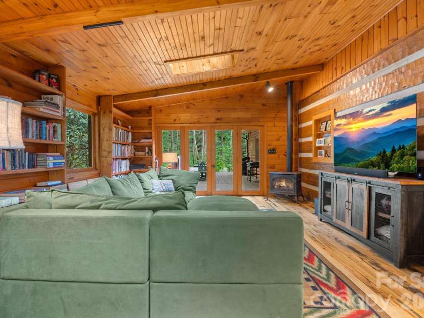 982 Jakes Mountain Road, Deep Gap, NC 28618.  MLS# CAR4423601, YatesRealty ID 50361. 