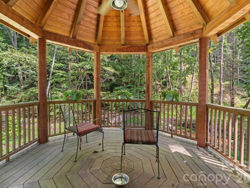 982 Jakes Mountain Road, Deep Gap, NC 28618.  MLS# CAR4423601, YatesRealty ID 50361. 