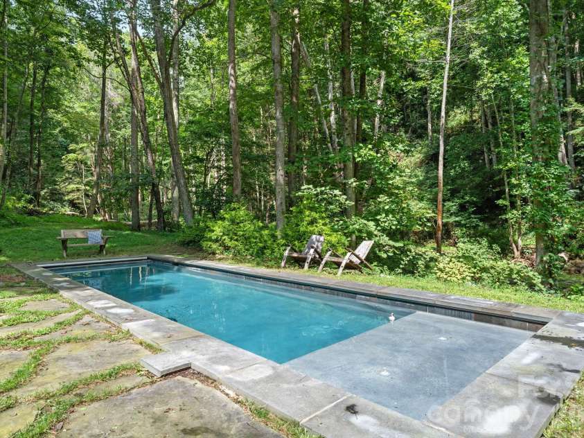 982 Jakes Mountain Road, Deep Gap, NC 28618.  MLS# CAR4423601, YatesRealty ID 50361. 