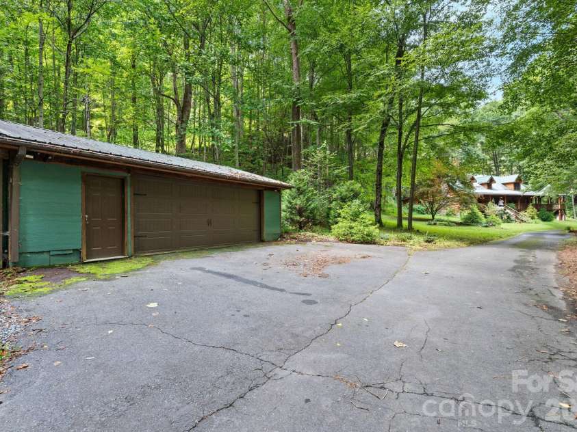 982 Jakes Mountain Road, Deep Gap, NC 28618.  MLS# CAR4423601, YatesRealty ID 50361. 