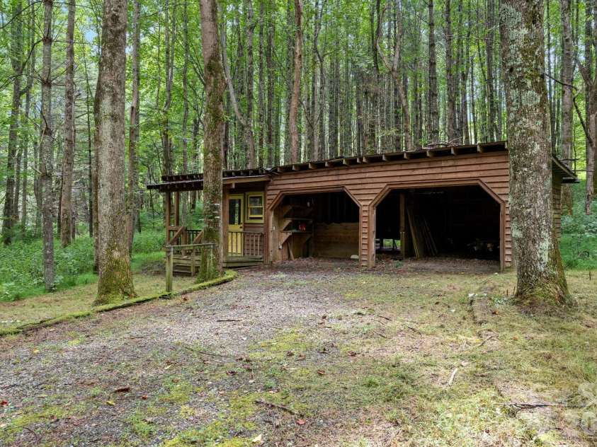 982 Jakes Mountain Road, Deep Gap, NC 28618.  MLS# CAR4423601, YatesRealty ID 50361. 
