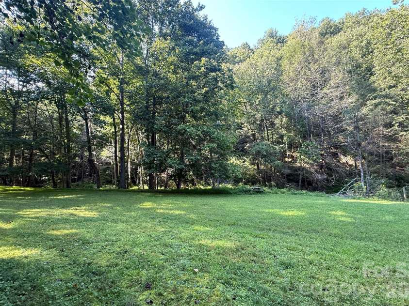 982 Jakes Mountain Road, Deep Gap, NC 28618.  MLS# CAR4423601, YatesRealty ID 50361. 
