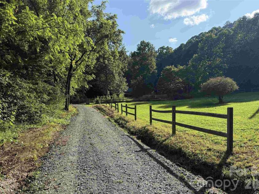 982 Jakes Mountain Road, Deep Gap, NC 28618.  MLS# CAR4423601, YatesRealty ID 50361. 