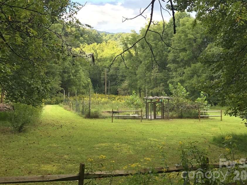 982 Jakes Mountain Road, Deep Gap, NC 28618.  MLS# CAR4423601, YatesRealty ID 50361. 