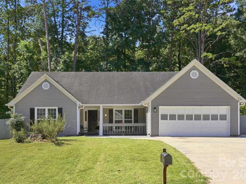 9209 Plashet Lane, Mint Hill, NC 28227.  MLS# CAR4422275, YatesRealty ID 50363. 