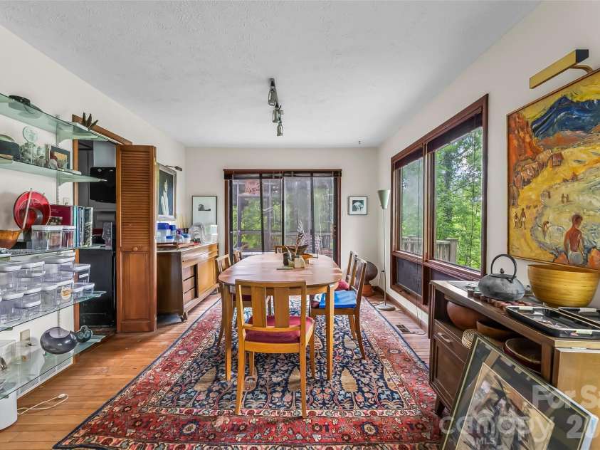 18 Mayfield Road, Asheville, NC 28804.  MLS# CAR4399015, YatesRealty ID 50366. 