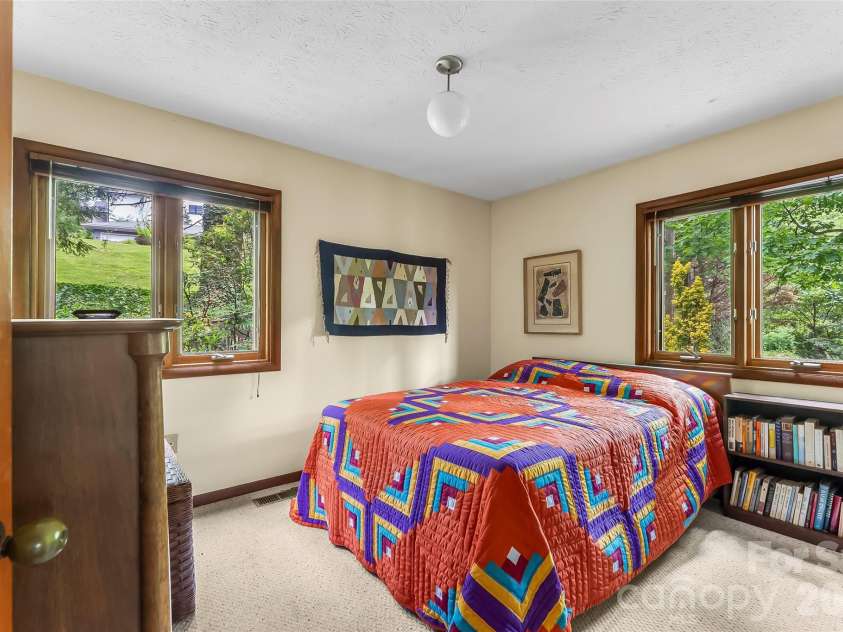 18 Mayfield Road, Asheville, NC 28804.  MLS# CAR4399015, YatesRealty ID 50366. 