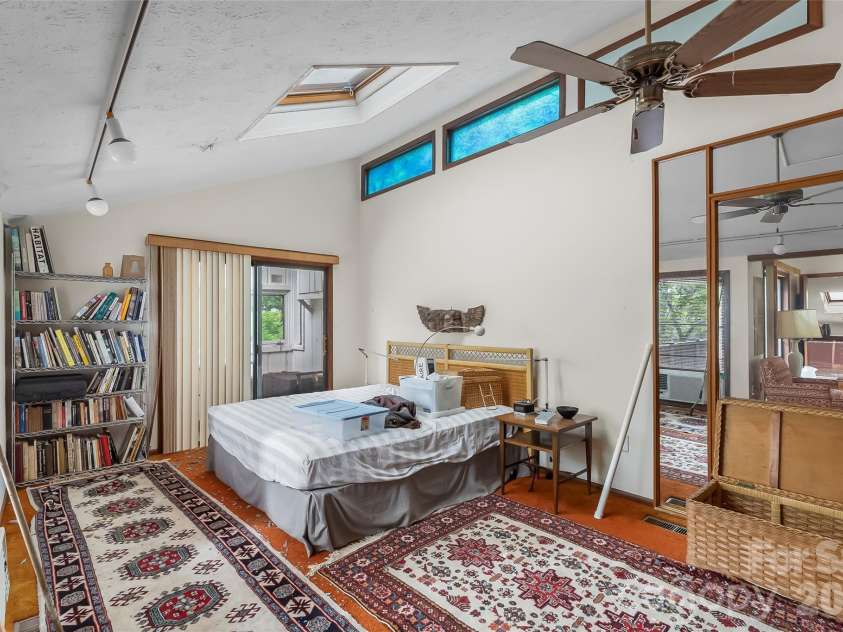 18 Mayfield Road, Asheville, NC 28804.  MLS# CAR4399015, YatesRealty ID 50366. 