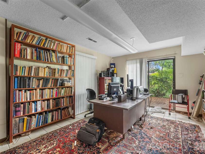 18 Mayfield Road, Asheville, NC 28804.  MLS# CAR4399015, YatesRealty ID 50366. 