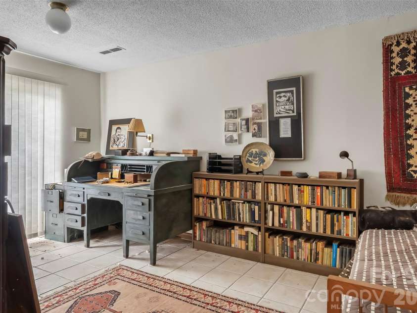 18 Mayfield Road, Asheville, NC 28804.  MLS# CAR4399015, YatesRealty ID 50366. 