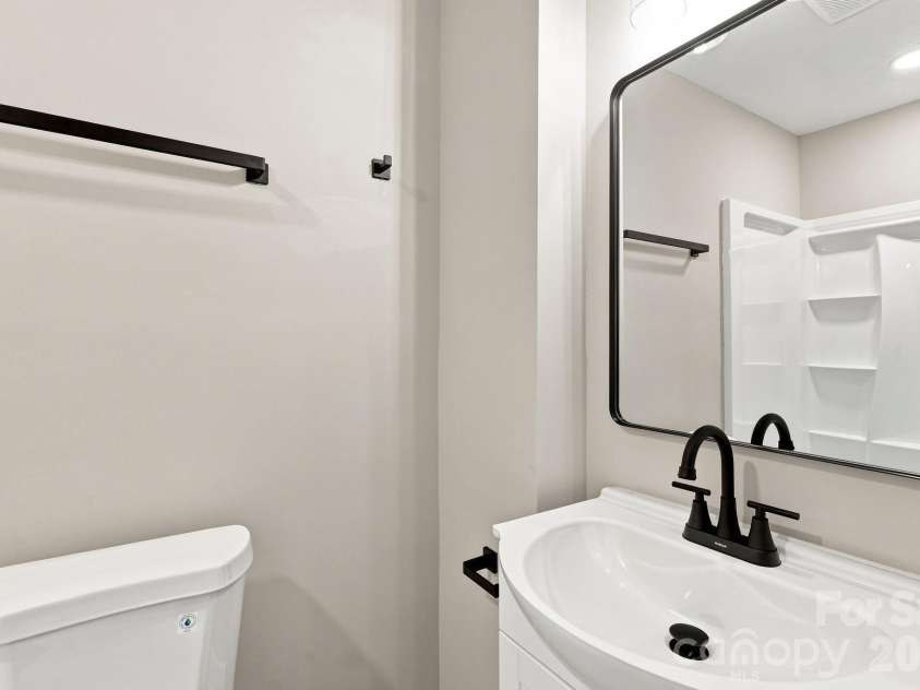452 Mirror Lake Road, Salisbury, NC 28146.  MLS# CAR4423689, YatesRealty ID 50367. En-Suite Secondary Bathroom