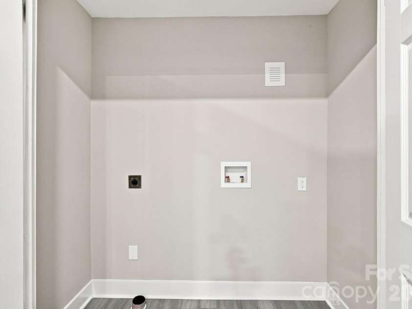 452 Mirror Lake Road, Salisbury, NC 28146.  MLS# CAR4423689, YatesRealty ID 50367. Laundry