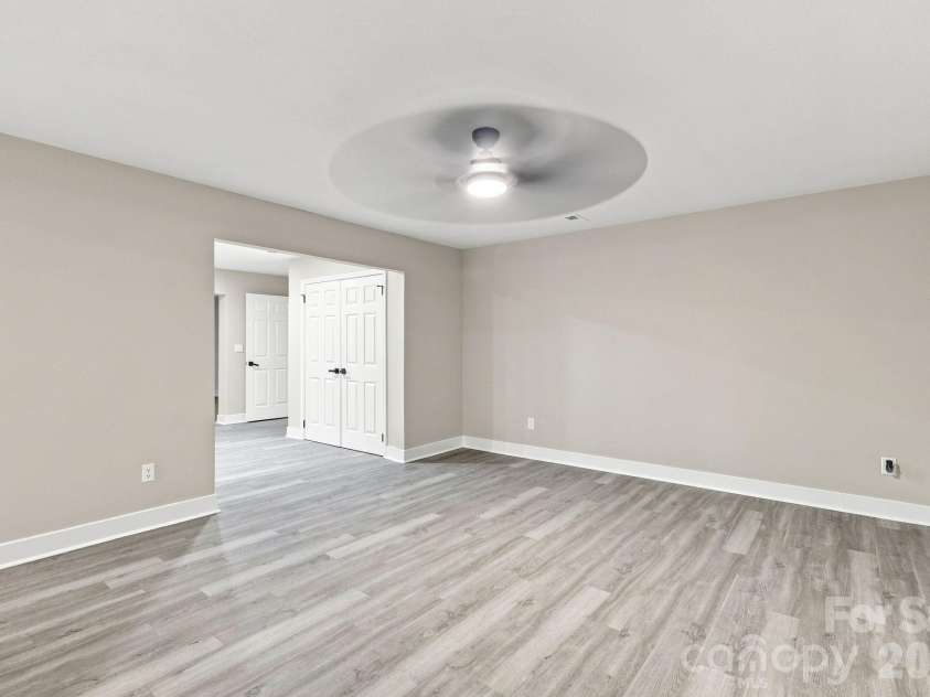 452 Mirror Lake Road, Salisbury, NC 28146.  MLS# CAR4423689, YatesRealty ID 50367. Living Room
