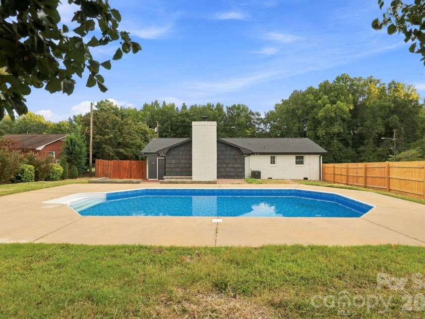 452 Mirror Lake Road, Salisbury, NC 28146.  MLS# CAR4423689, YatesRealty ID 50367. Pool