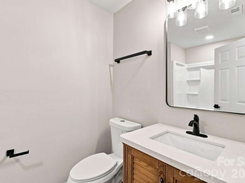 452 Mirror Lake Road, Salisbury, NC 28146.  MLS# CAR4423689, YatesRealty ID 50367. Secondary Bathroom