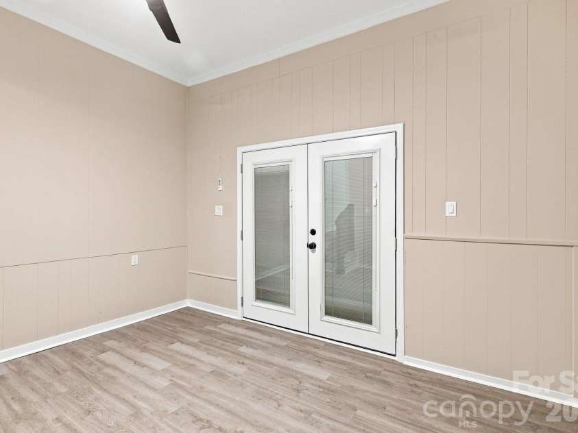 452 Mirror Lake Road, Salisbury, NC 28146.  MLS# CAR4423689, YatesRealty ID 50367. Secondary Home Entrance