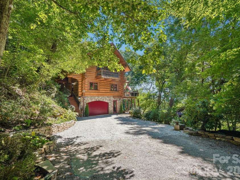 476 Waterford Drive, Maggie Valley, NC 28751.  MLS# CAR4423224, YatesRealty ID 50368. Great parking
