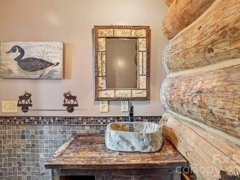476 Waterford Drive, Maggie Valley, NC 28751.  MLS# CAR4423224, YatesRealty ID 50368. Half bath powder room