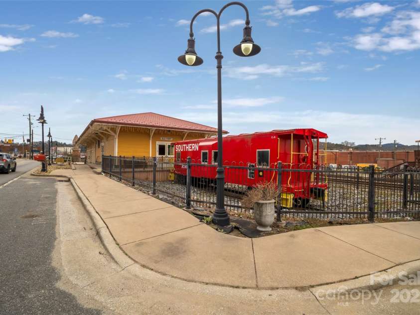 186 South Slope Lane, Old Fort, NC 28762.  MLS# CAR4217959, YatesRealty ID 5037. Downtown Old Fort