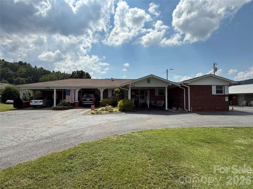 251 Rodney Orr ByPass, Robbinsville, NC 28771.  MLS# CAR4423007, YatesRealty ID 50370. 