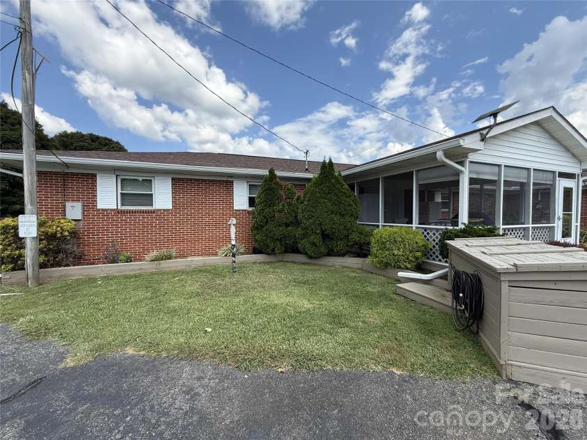 251 Rodney Orr ByPass, Robbinsville, NC 28771.  MLS# CAR4423007, YatesRealty ID 50370. 
