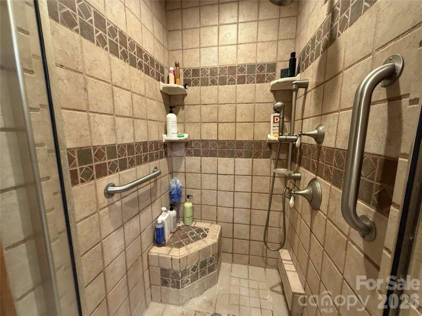 251 Rodney Orr ByPass, Robbinsville, NC 28771.  MLS# CAR4423007, YatesRealty ID 50370. 