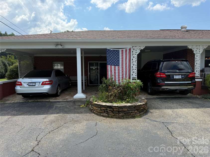 251 Rodney Orr ByPass, Robbinsville, NC 28771.  MLS# CAR4423007, YatesRealty ID 50370. 