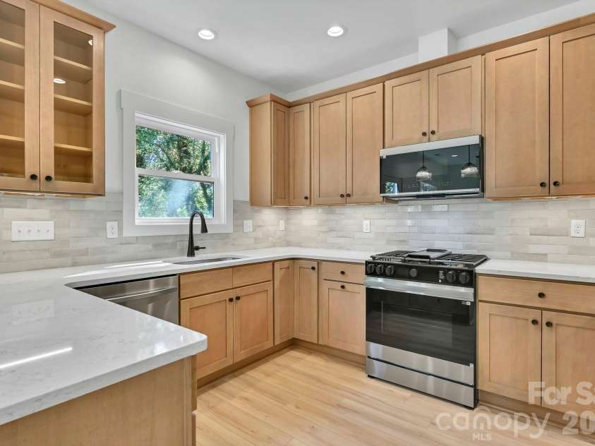 61 First Street, Asheville, NC 28803.  MLS# CAR4421856, YatesRealty ID 50376. 