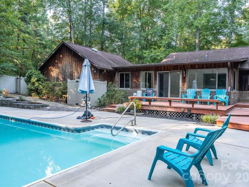565 Oak Ridge Run, Salisbury, NC 28146.  MLS# CAR4423097, YatesRealty ID 50377. Pool and recreation area