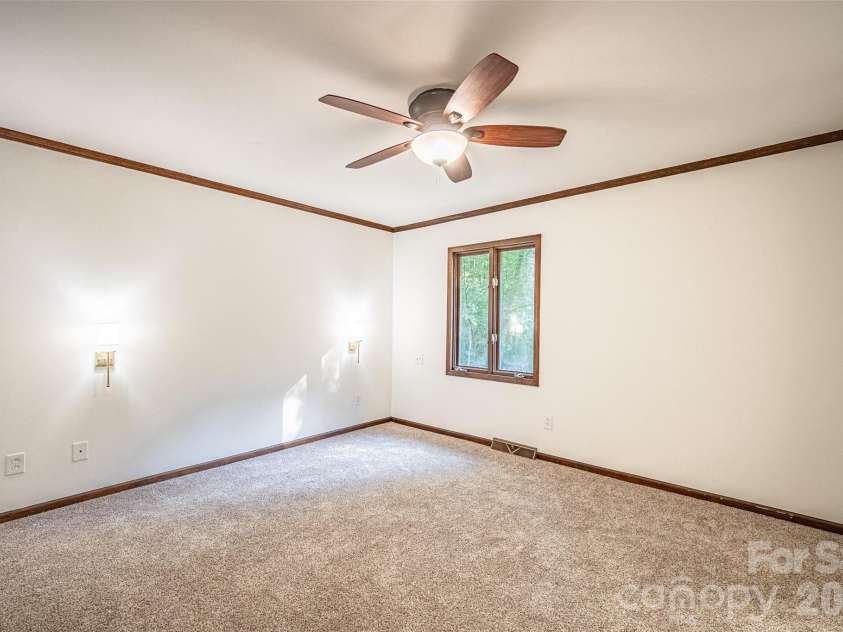 565 Oak Ridge Run, Salisbury, NC 28146.  MLS# CAR4423097, YatesRealty ID 50377. Primary bathroom