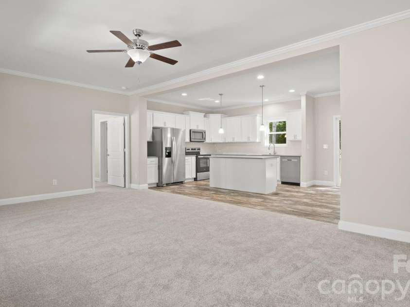 2820 rock chimney Circle, Lancaster, SC 29720.  MLS# CAR4423731, YatesRealty ID 50379. 