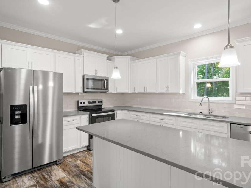 2820 rock chimney Circle, Lancaster, SC 29720.  MLS# CAR4423731, YatesRealty ID 50379. 