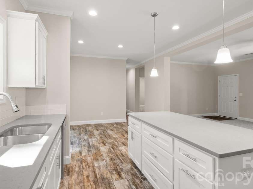 2820 rock chimney Circle, Lancaster, SC 29720.  MLS# CAR4423731, YatesRealty ID 50379. 