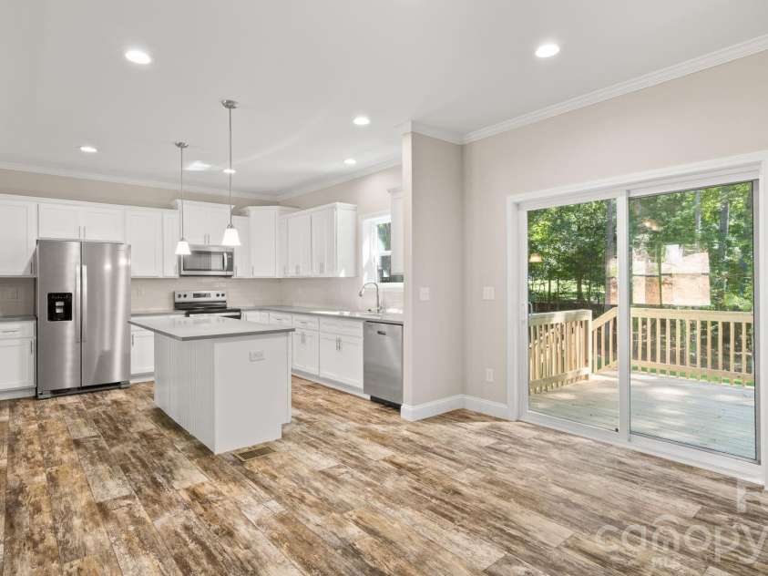 2820 rock chimney Circle, Lancaster, SC 29720.  MLS# CAR4423731, YatesRealty ID 50379. 