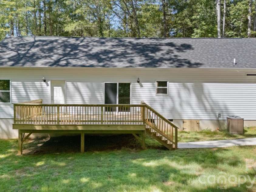2820 rock chimney Circle, Lancaster, SC 29720.  MLS# CAR4423731, YatesRealty ID 50379. 