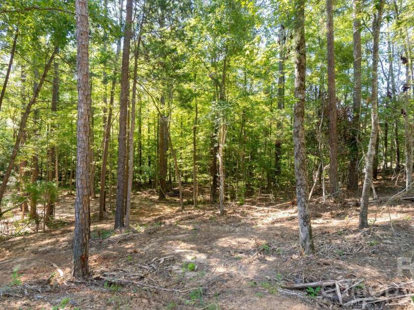 2820 rock chimney Circle, Lancaster, SC 29720.  MLS# CAR4423731, YatesRealty ID 50379. 