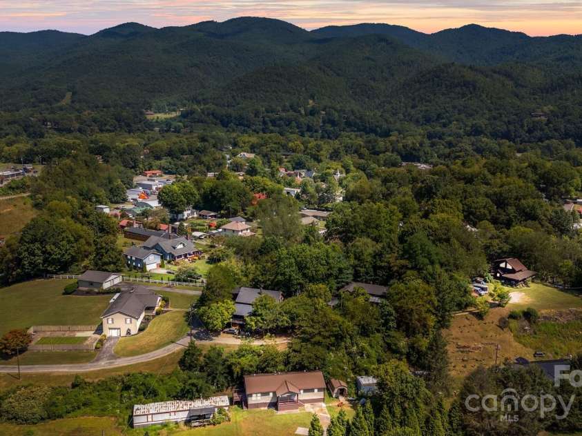 31 Raleigh Lane, Hot Springs, NC 28743.  MLS# CAR4180549, YatesRealty ID 5038. 