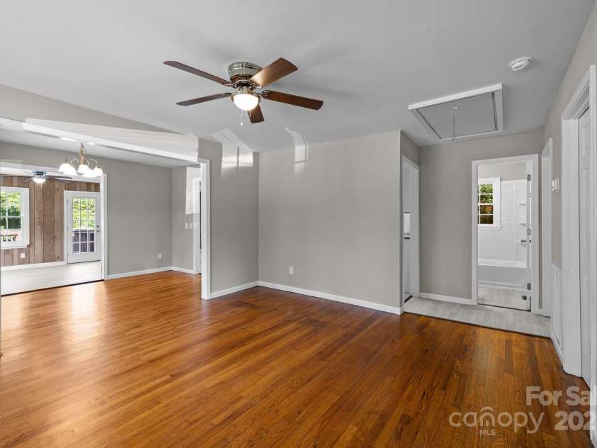 31 Raleigh Lane, Hot Springs, NC 28743.  MLS# CAR4180549, YatesRealty ID 5038. 