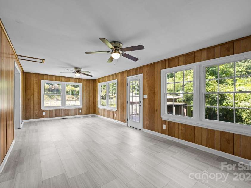 31 Raleigh Lane, Hot Springs, NC 28743.  MLS# CAR4180549, YatesRealty ID 5038. 