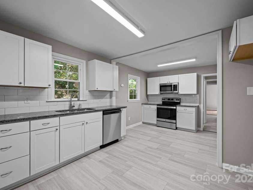 31 Raleigh Lane, Hot Springs, NC 28743.  MLS# CAR4180549, YatesRealty ID 5038. 