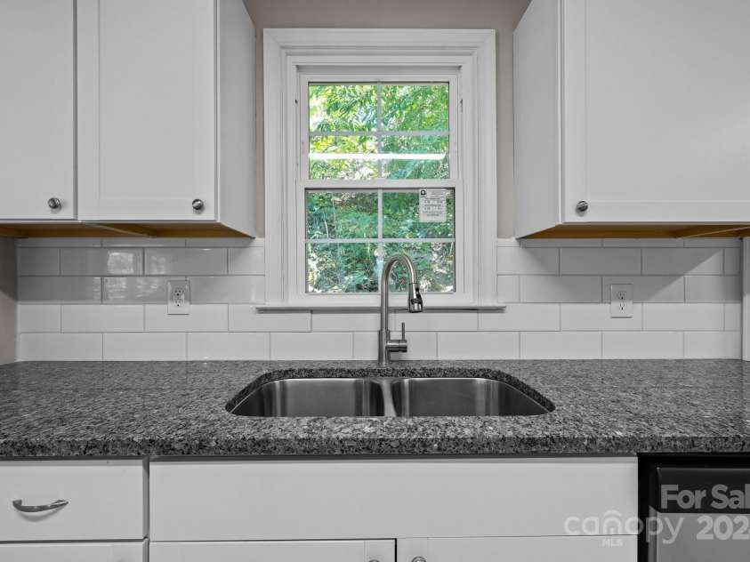 31 Raleigh Lane, Hot Springs, NC 28743.  MLS# CAR4180549, YatesRealty ID 5038. 