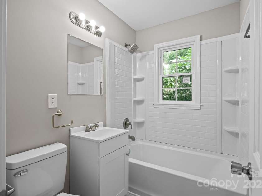 31 Raleigh Lane, Hot Springs, NC 28743.  MLS# CAR4180549, YatesRealty ID 5038. 