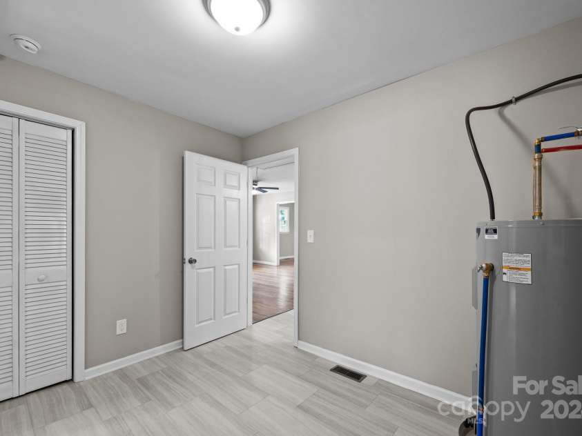 31 Raleigh Lane, Hot Springs, NC 28743.  MLS# CAR4180549, YatesRealty ID 5038. 