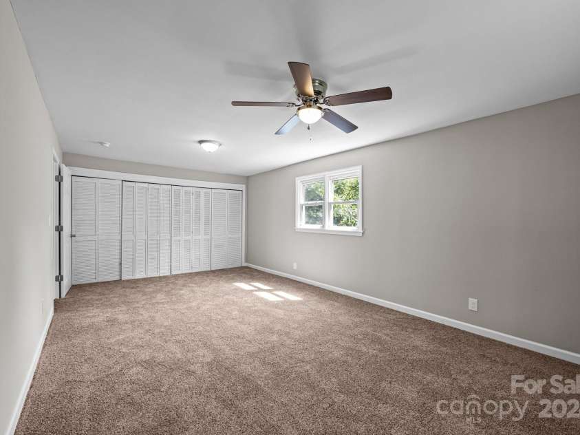 31 Raleigh Lane, Hot Springs, NC 28743.  MLS# CAR4180549, YatesRealty ID 5038. 