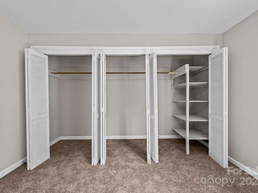 31 Raleigh Lane, Hot Springs, NC 28743.  MLS# CAR4180549, YatesRealty ID 5038. 