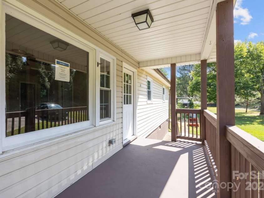 31 Raleigh Lane, Hot Springs, NC 28743.  MLS# CAR4180549, YatesRealty ID 5038. 