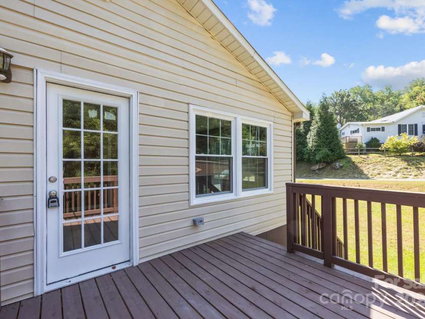 31 Raleigh Lane, Hot Springs, NC 28743.  MLS# CAR4180549, YatesRealty ID 5038. 