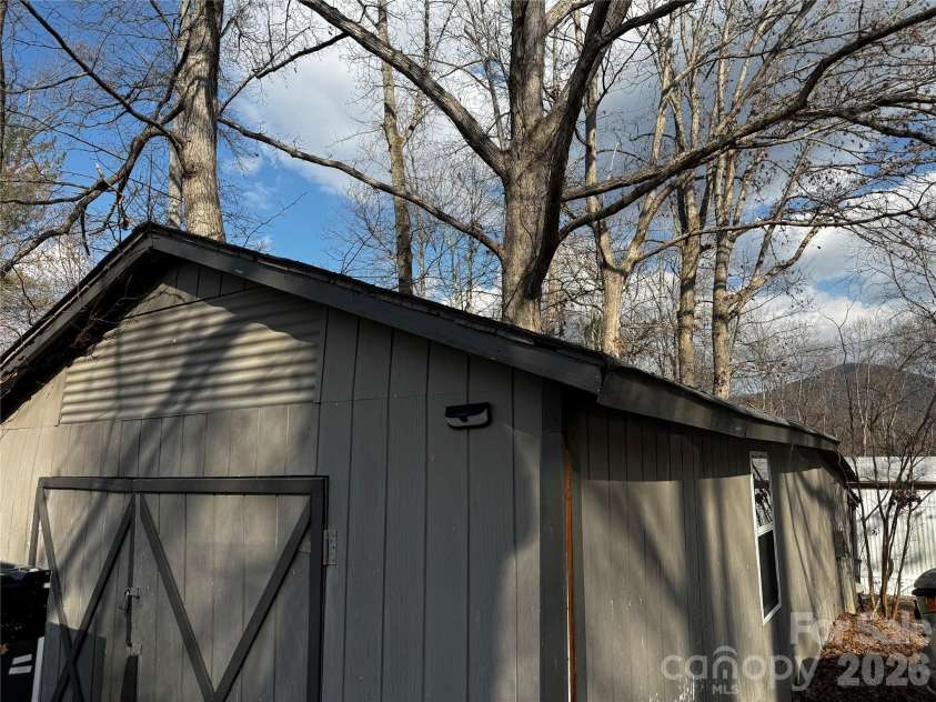 806 & 810 Hutch Mountain Road, Fletcher, NC 28732.  MLS# CAR4354336, YatesRealty ID 5038. 