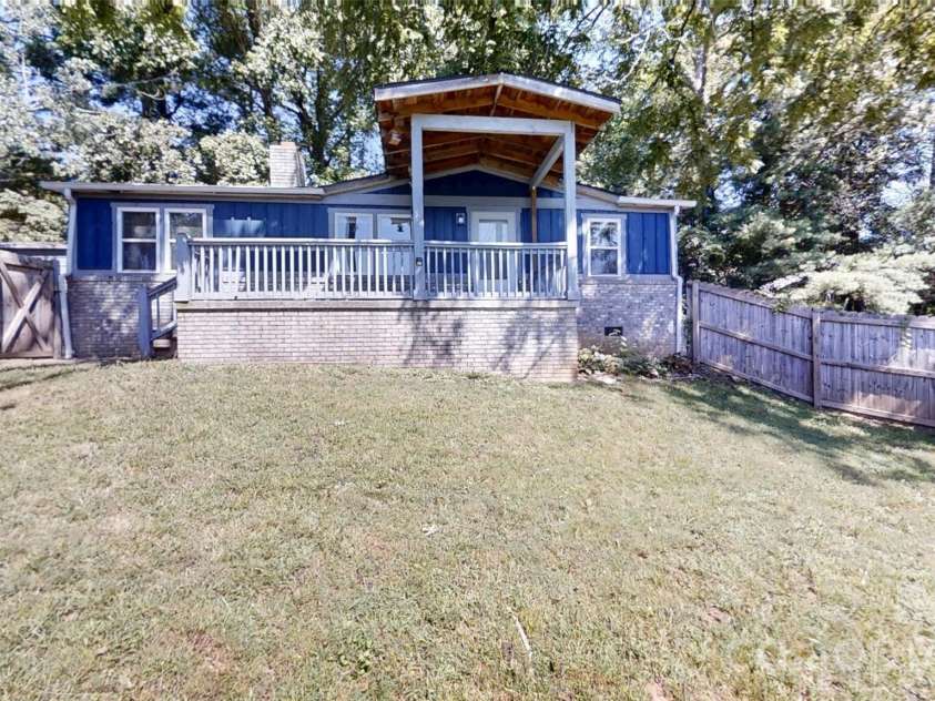 7 Fieldtop Lane, Arden, NC 28704.  MLS# CAR4423200, YatesRealty ID 50381. 